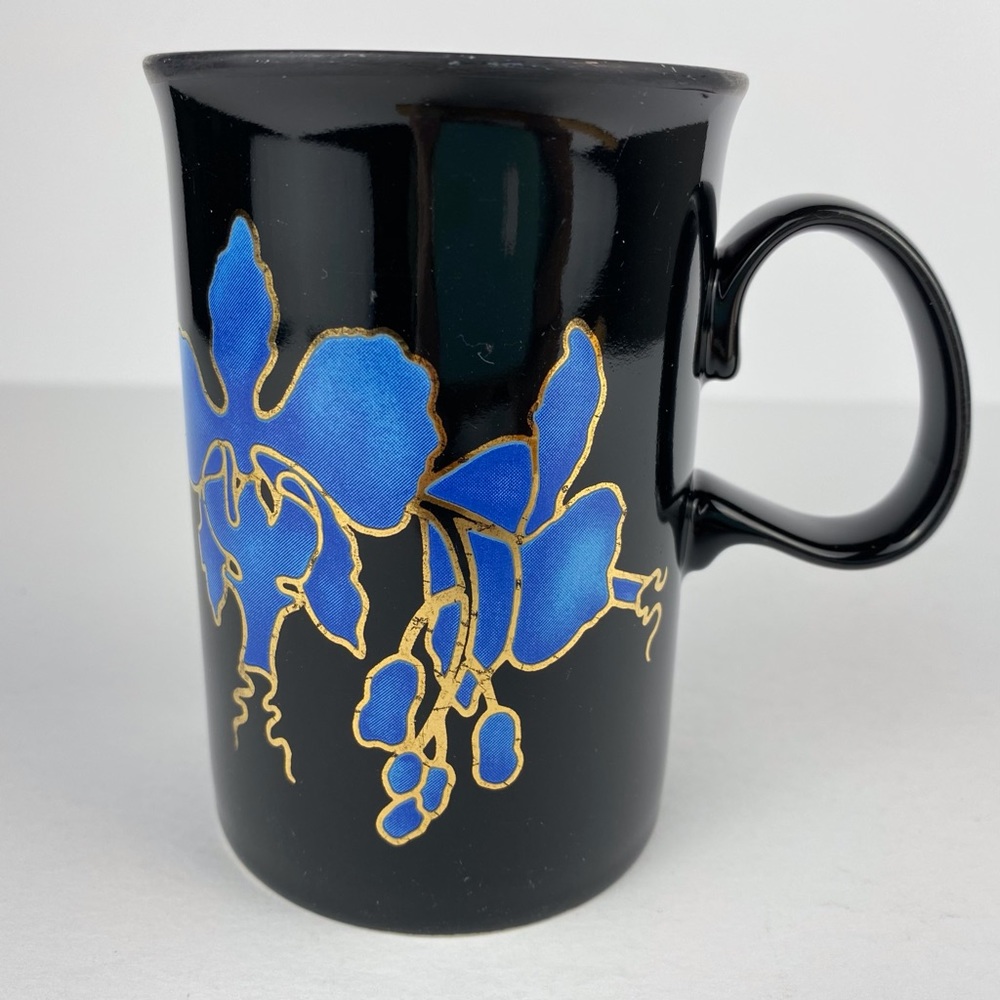 Dunoon fine porcelain mug Fiji by Ruth Boden, made in Scotland, black floral